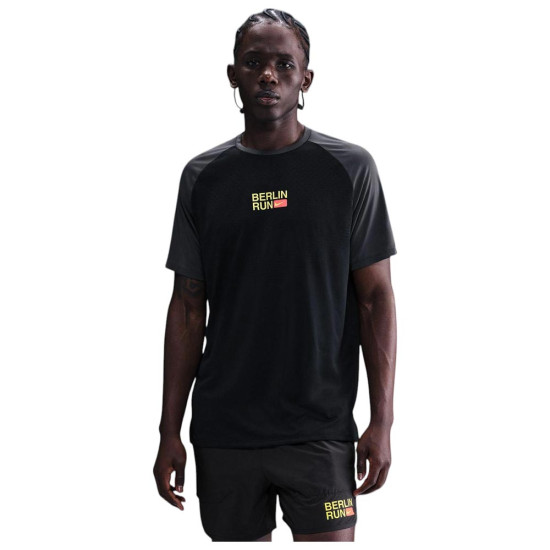 Nike Ανδρική κοντομάνικη μπλούζα City Berlin Marathon Stride Dri-Fit Tee
